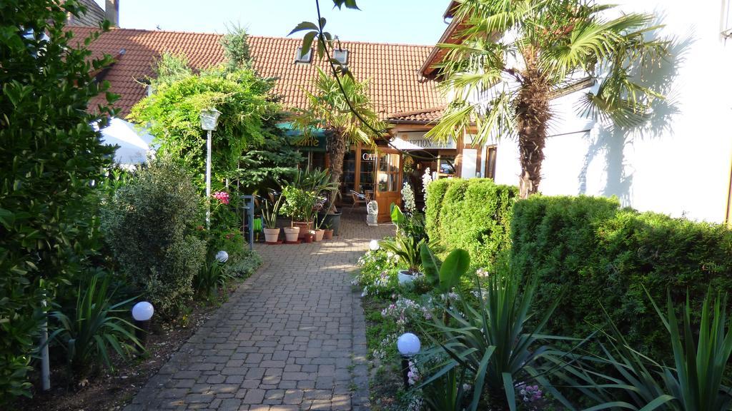 Hotel Blume Freiburg im Breisgau Exterior photo